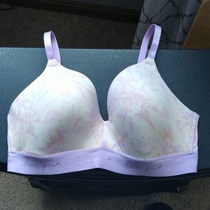 PINK wireless bra. Like new condition.